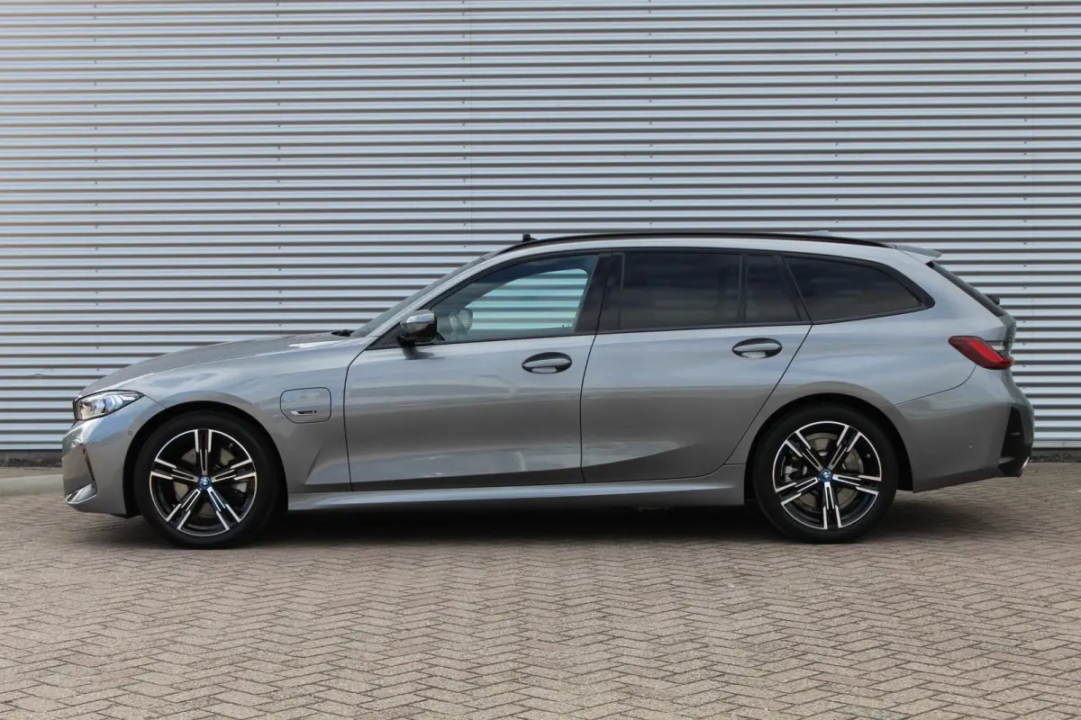 320e M-Pakket/Pano/Trekhaak/Camera/Facelift