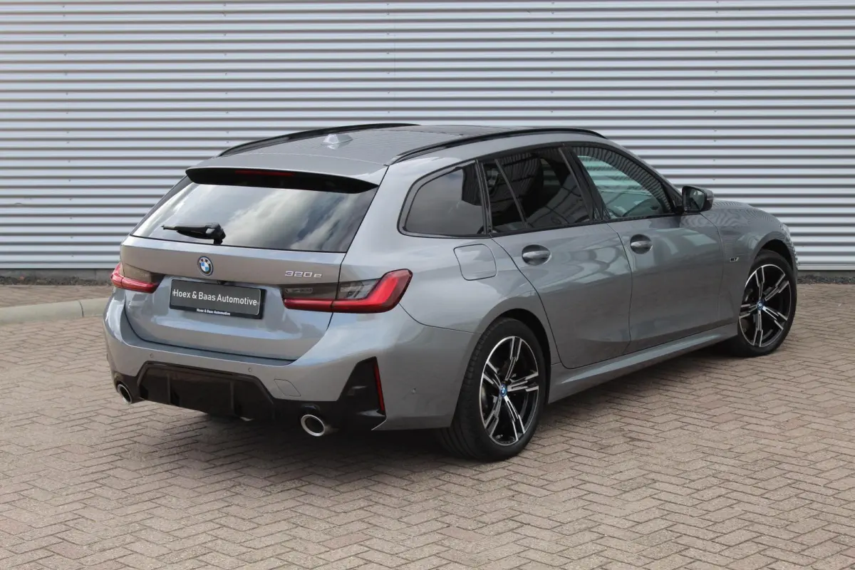320e M-Pakket/Pano/Trekhaak/Camera/Facelift