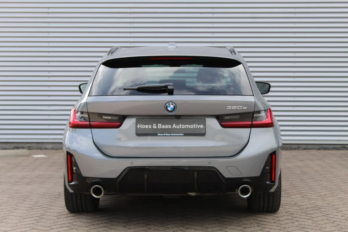 320e M-Pakket/Pano/Trekhaak/Camera/Facelift