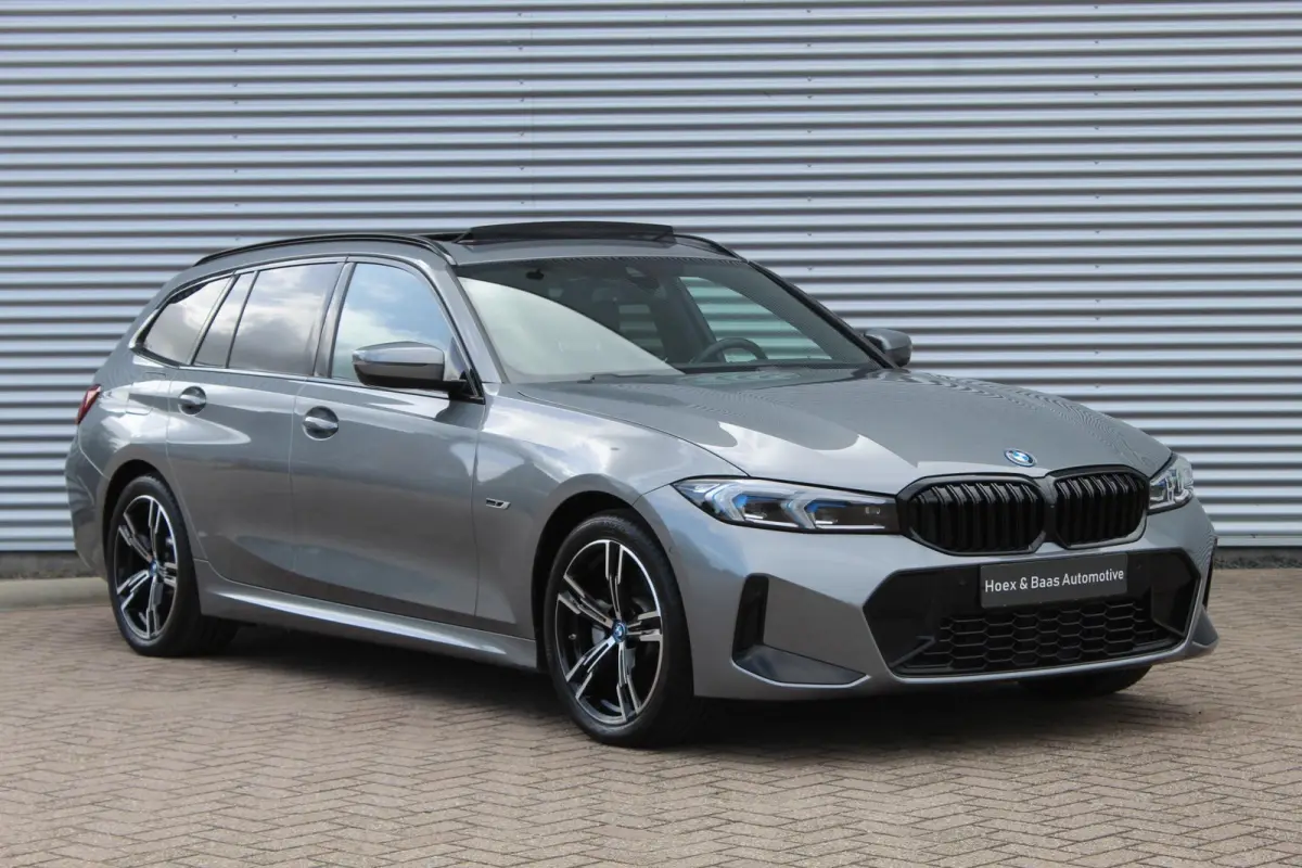 320e M-Pakket/Pano/Trekhaak/Camera/Facelift