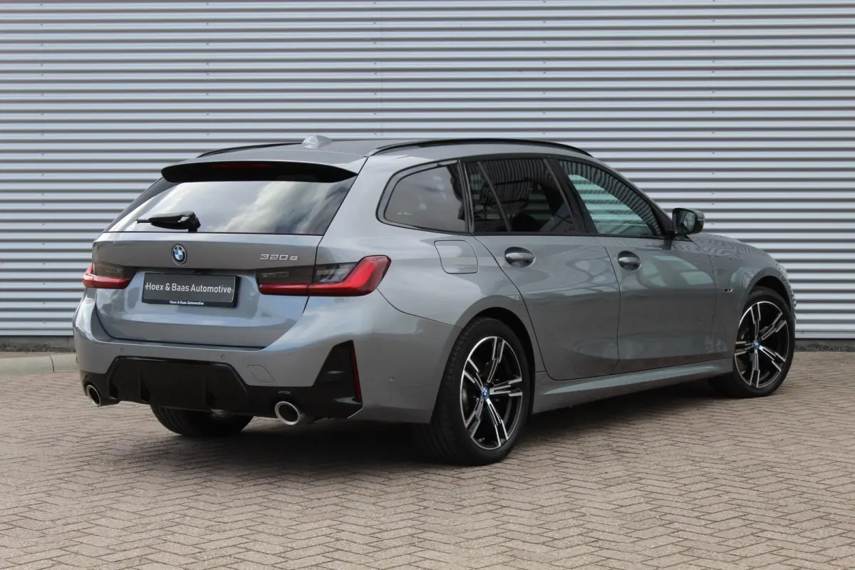 320e M-Pakket/Pano/Trekhaak/Camera/Facelift