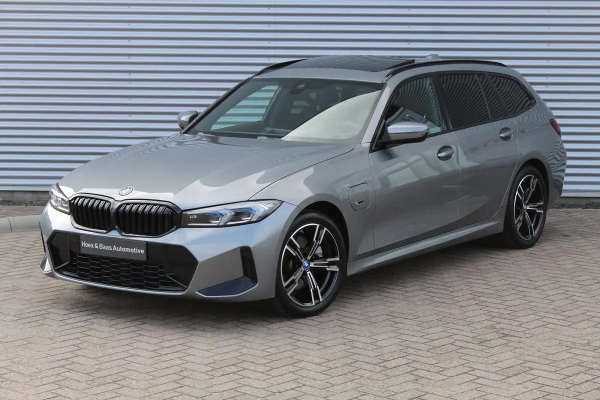 320e M-Pakket/Pano/Trekhaak/Camera/Facelift