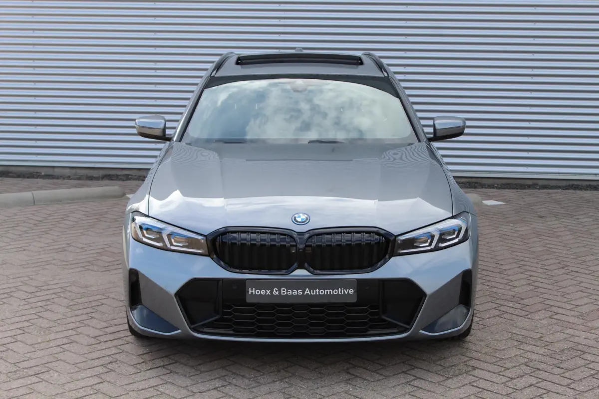 320e M-Pakket/Pano/Trekhaak/Camera/Facelift