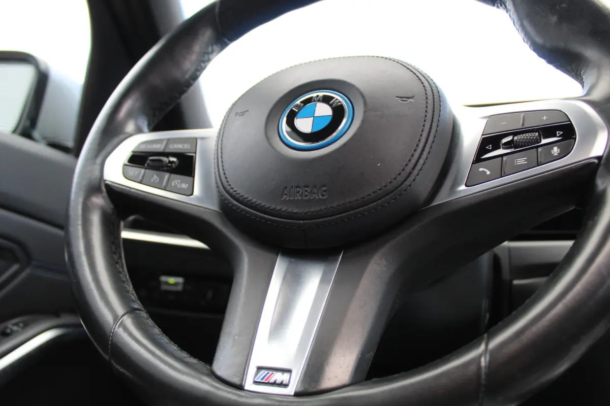 320e M-Pakket/Pano/Trekhaak/Camera/Facelift