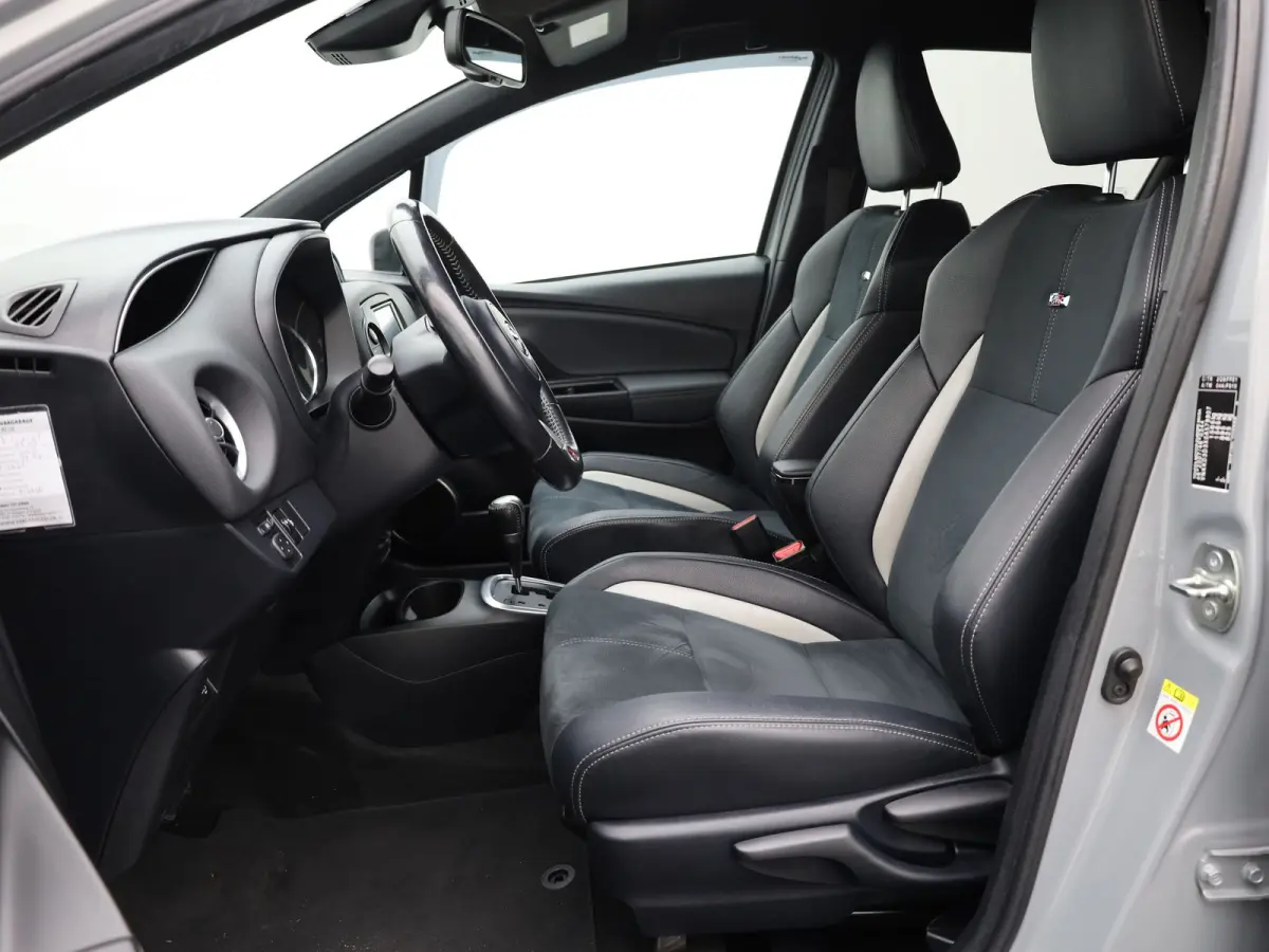 1.5 Hybrid GR-Sport | Apple Carplay/ Android | LMV | Camera Prijs Rijklaar!!
