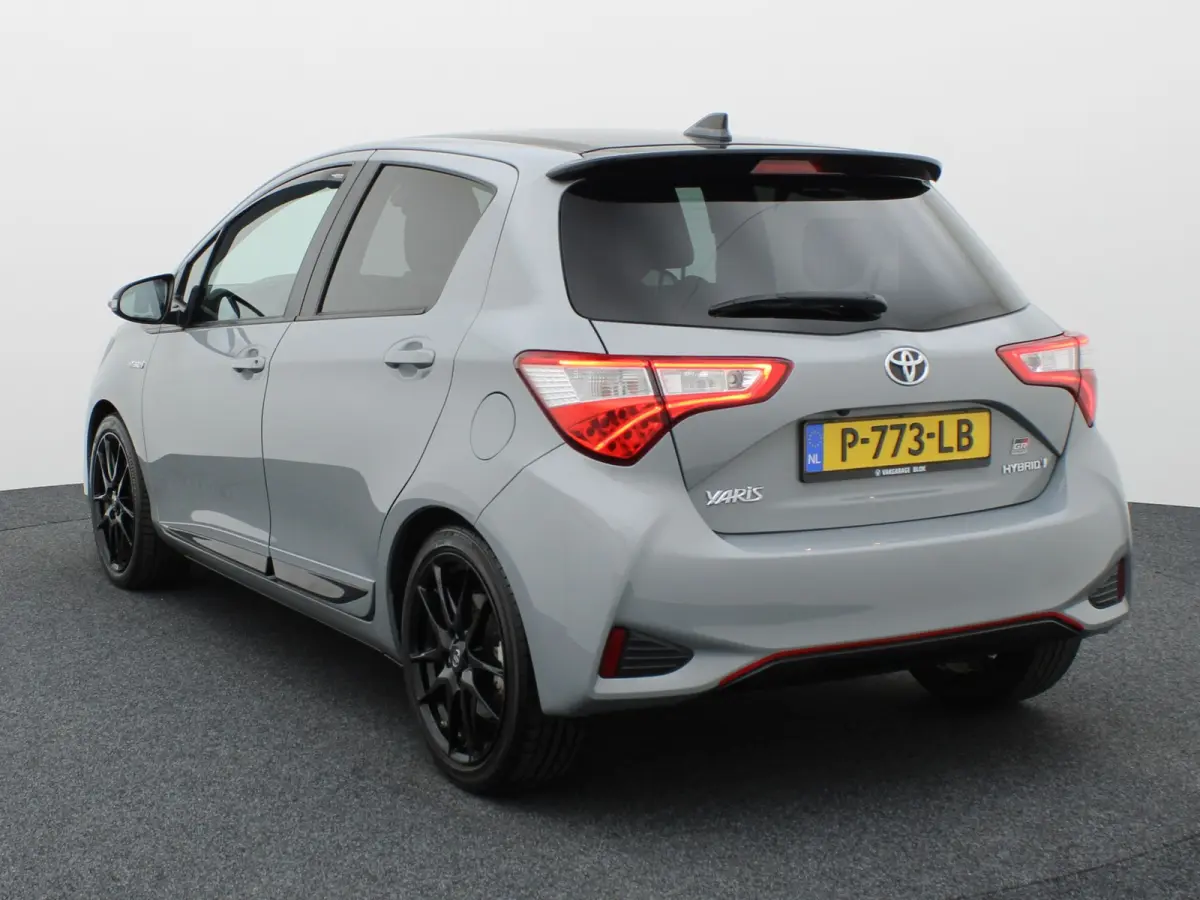 1.5 Hybrid GR-Sport | Apple Carplay/ Android | LMV | Camera Prijs Rijklaar!!