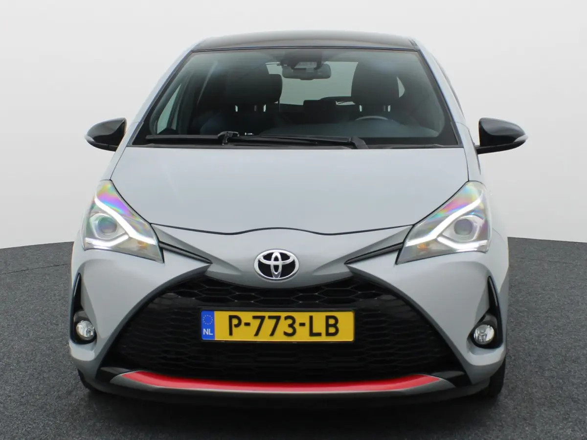 1.5 Hybrid GR-Sport | Apple Carplay/ Android | LMV | Camera Prijs Rijklaar!!