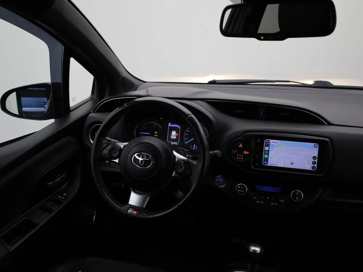 1.5 Hybrid GR-Sport | Apple Carplay/ Android | LMV | Camera Prijs Rijklaar!!