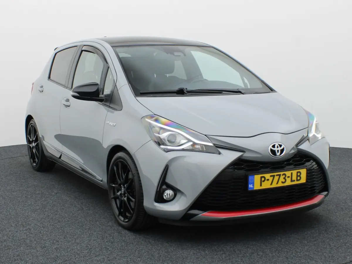 1.5 Hybrid GR-Sport | Apple Carplay/ Android | LMV | Camera Prijs Rijklaar!!