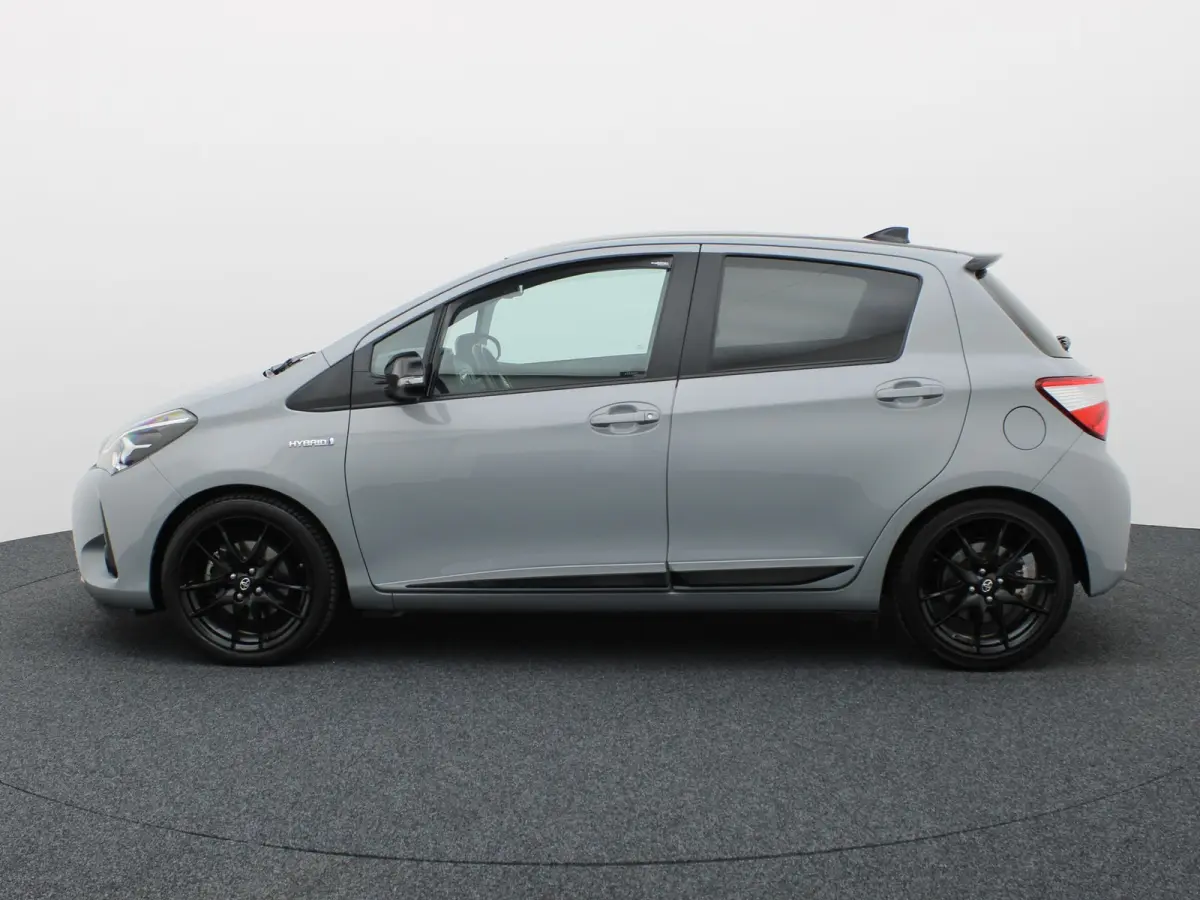 1.5 Hybrid GR-Sport | Apple Carplay/ Android | LMV | Camera Prijs Rijklaar!!