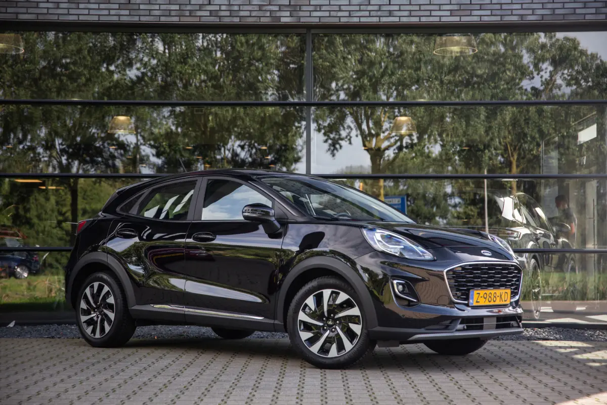 1.0 EcoBoost Titanium , Camera, Carplay,