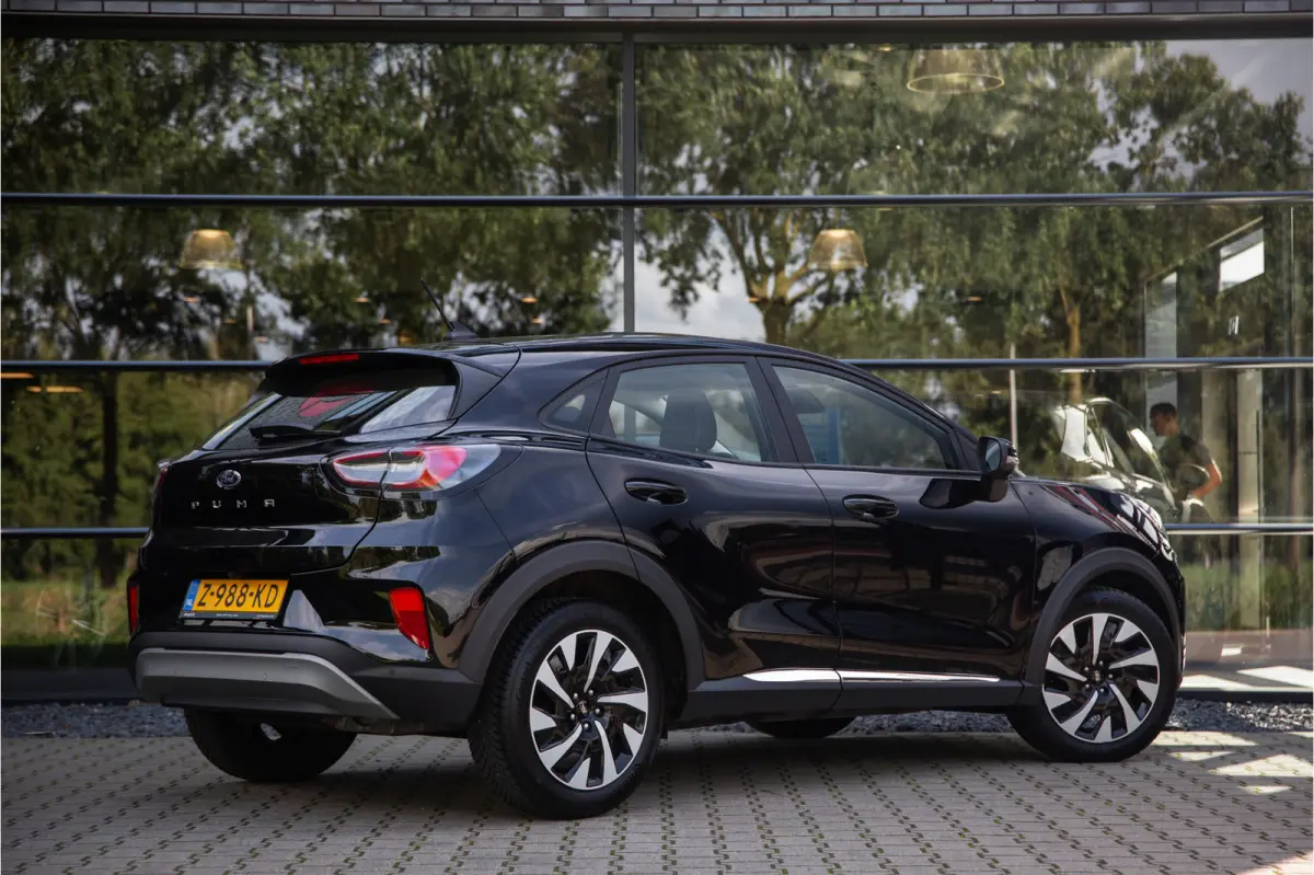 1.0 EcoBoost Titanium , Camera, Carplay,