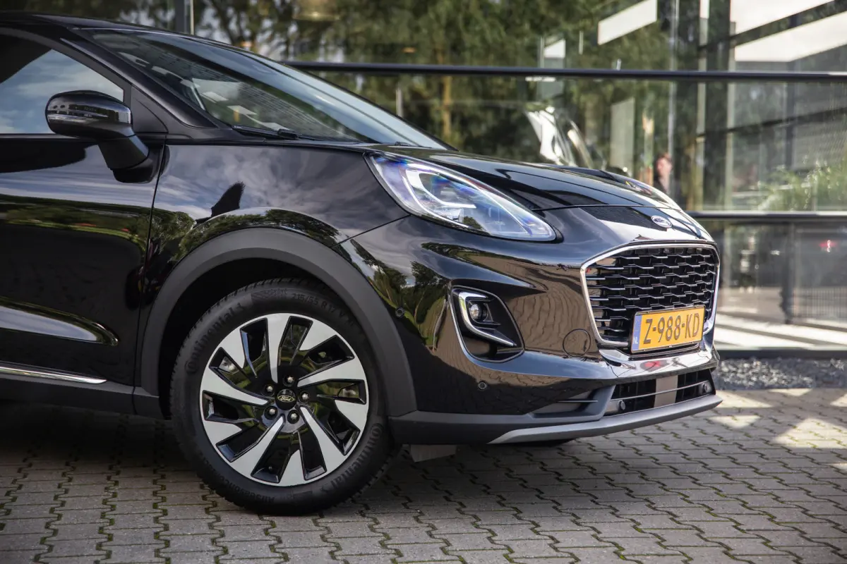 1.0 EcoBoost Titanium , Camera, Carplay,