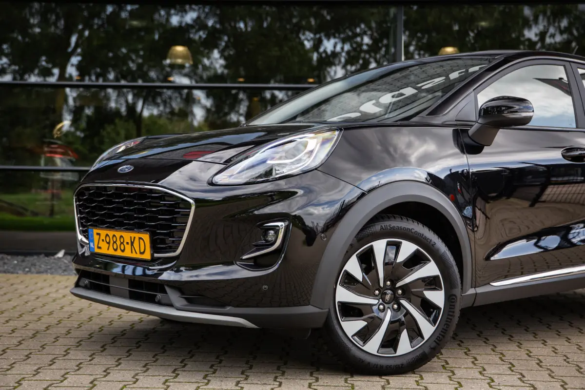 1.0 EcoBoost Titanium , Camera, Carplay,