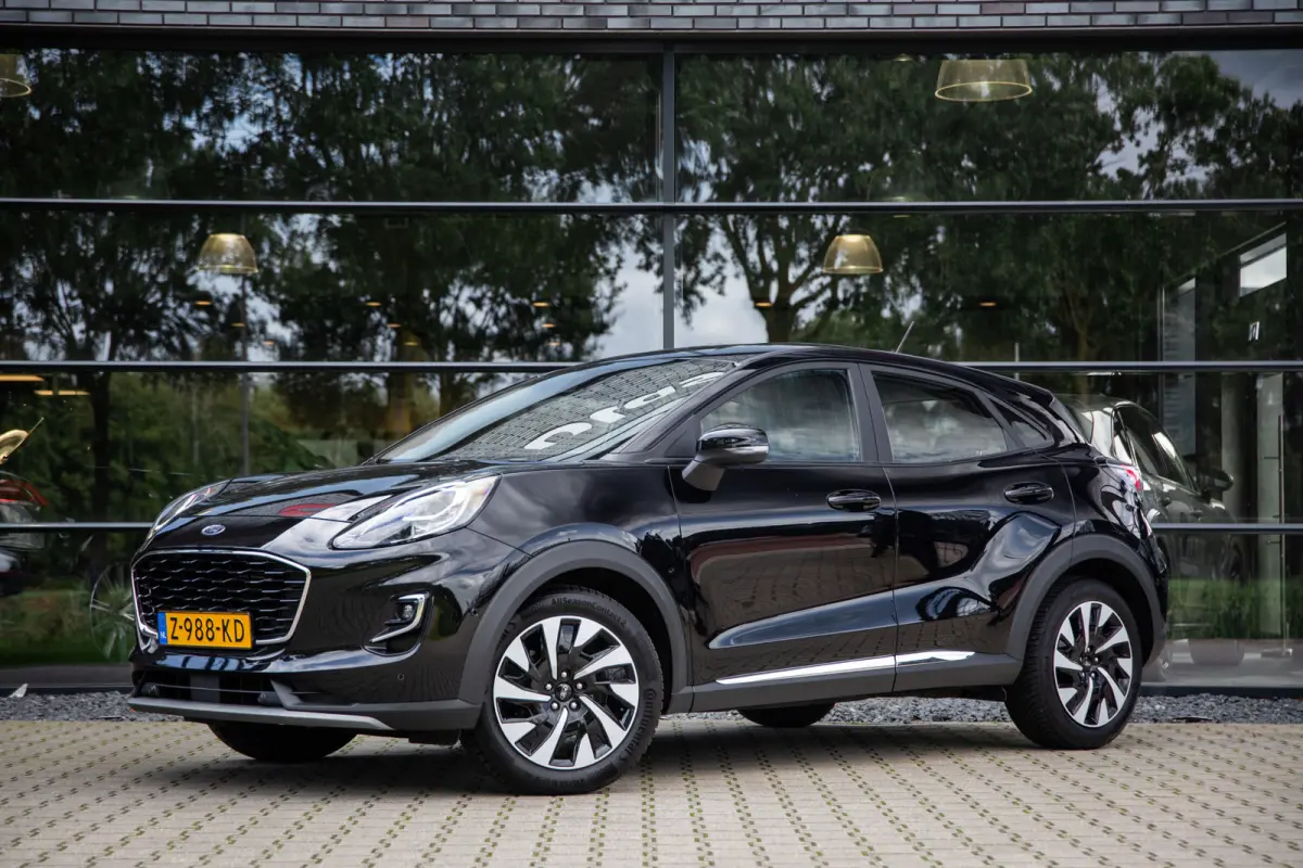 1.0 EcoBoost Titanium , Camera, Carplay,