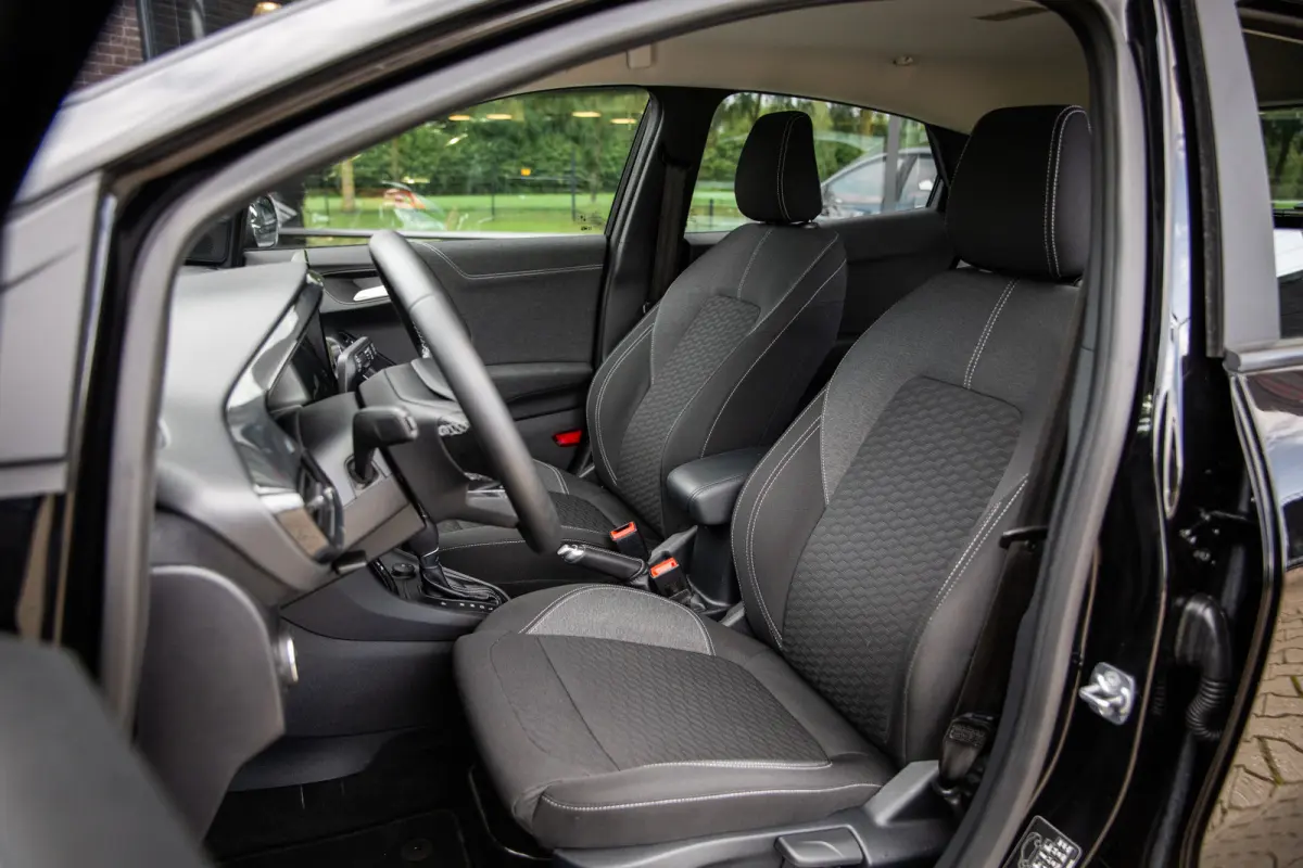 1.0 EcoBoost Titanium , Camera, Carplay,