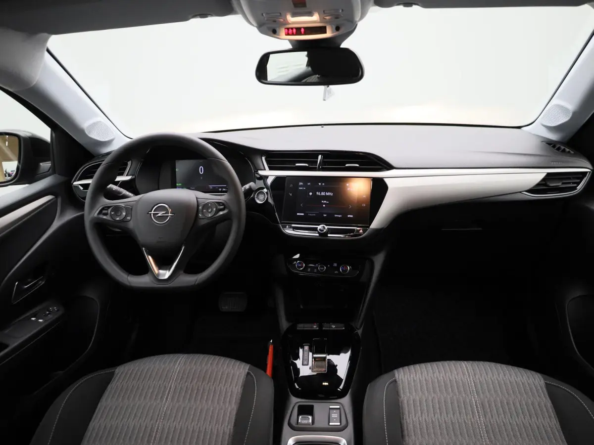 Edition 50 kWh | WORDT VERWACHT | ACHTERUITRIJCAMERA | APPLE CARPLAY | ANDROID AUTO | CLIMATE CONTROL | CRUISE CONTROL |