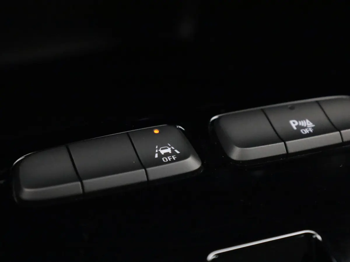 Edition 50 kWh | WORDT VERWACHT | ACHTERUITRIJCAMERA | APPLE CARPLAY | ANDROID AUTO | CLIMATE CONTROL | CRUISE CONTROL |
