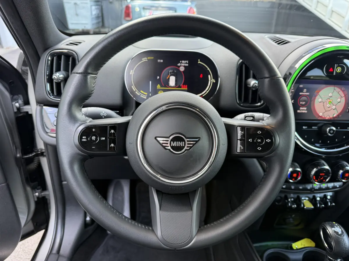 1.5 Cooper ALL Leder/Camera/Apple