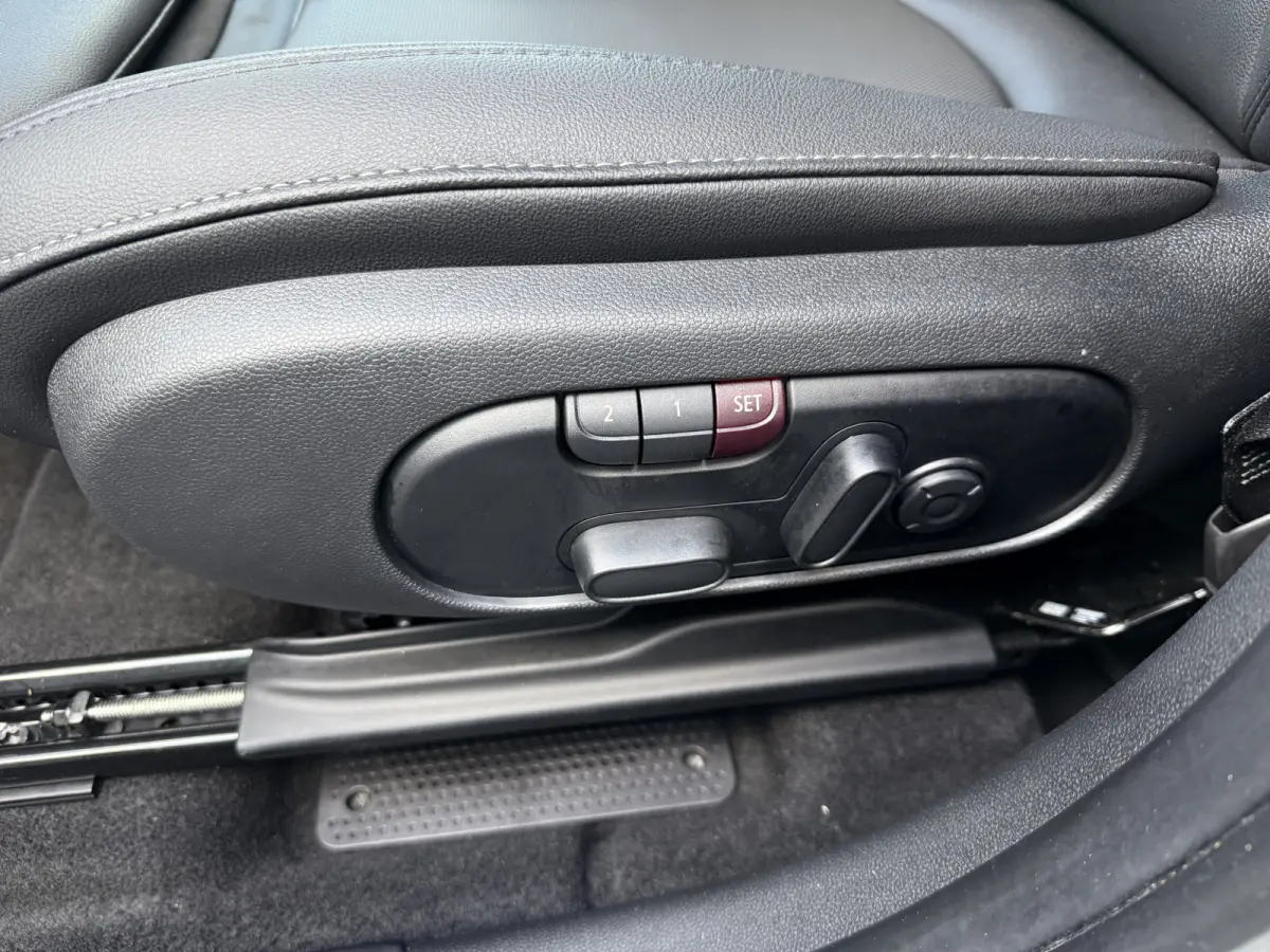 1.5 Cooper ALL Leder/Camera/Apple