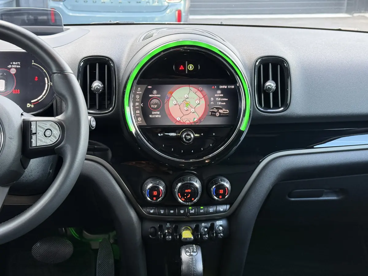 1.5 Cooper ALL Leder/Camera/Apple