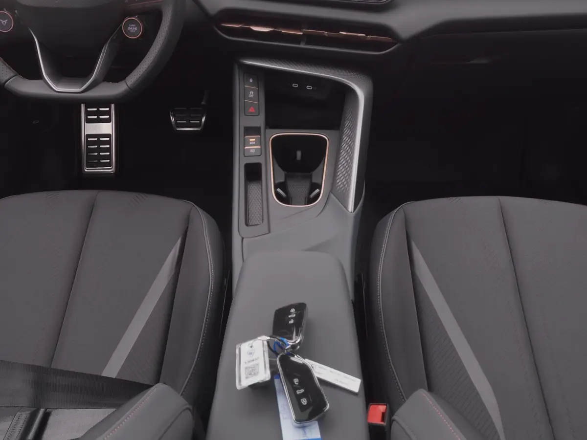 1.5 TSI e-Hybrid Business | PANO | CAMERA | ADAPTIVE | STOEL- EN STUURVERW. | TREKHAAK