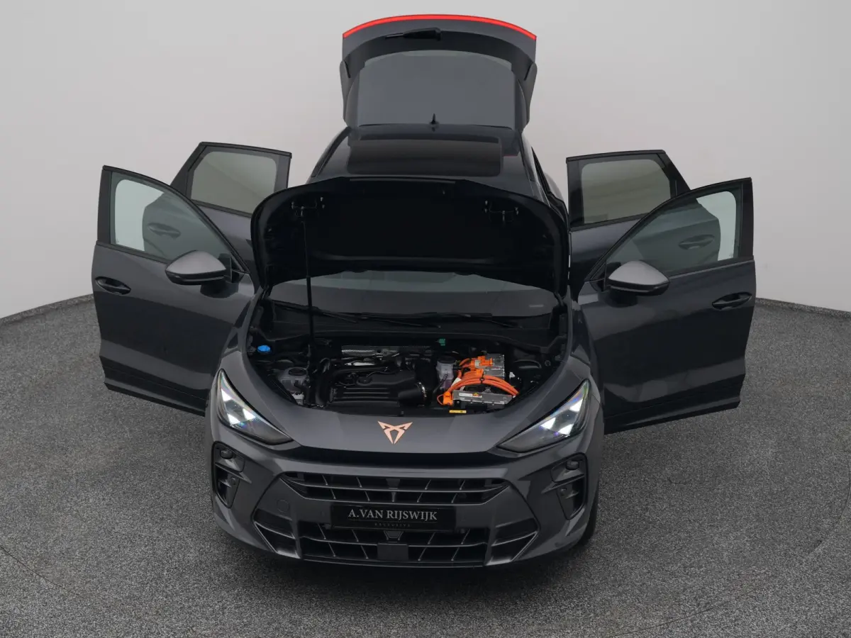 1.5 TSI e-Hybrid Business | PANO | CAMERA | ADAPTIVE | STOEL- EN STUURVERW. | TREKHAAK