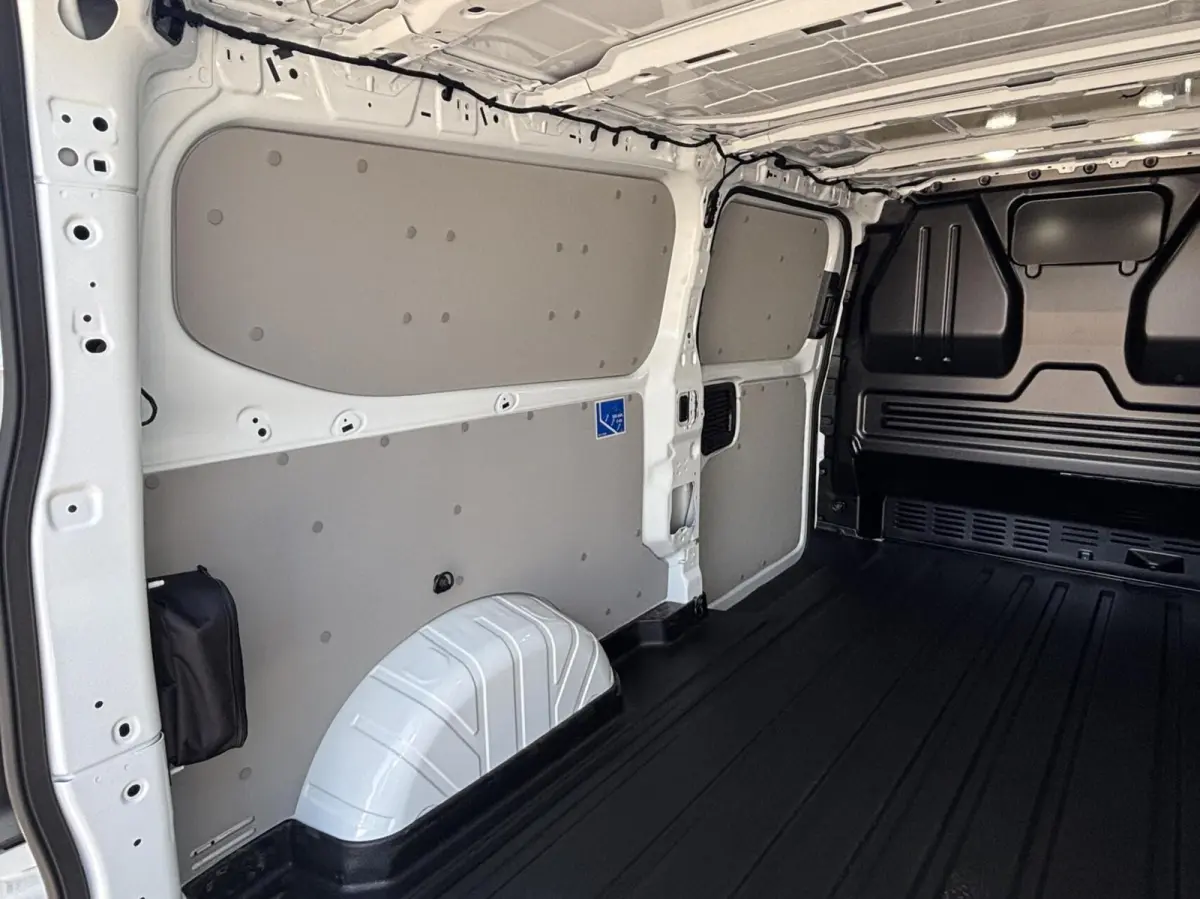 340 L2H1 Sport 71 kWh 218PK 2x Schuifdeur 2300KG Trekgewicht Carplay Navi Cruise Stuurverwarming Stoelverwarming *Nieuw*