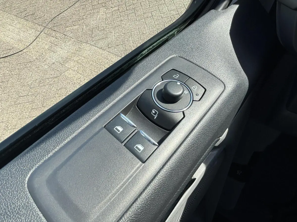 340 L2H1 Sport 71 kWh 218PK 2x Schuifdeur 2300KG Trekgewicht Carplay Navi Cruise Stuurverwarming Stoelverwarming *Nieuw*