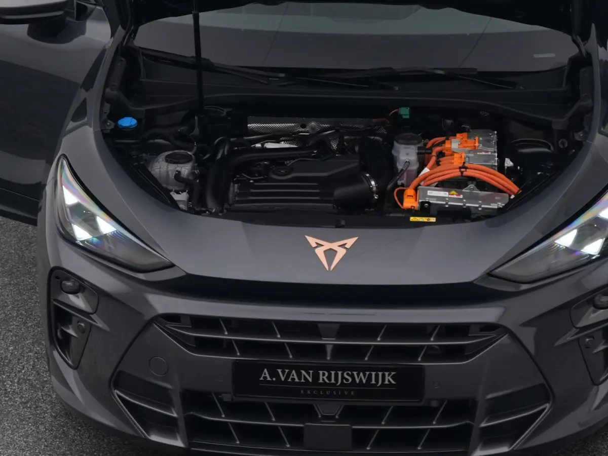 1.5 TSI e-Hybrid Business | PANO | CAMERA | ADAPTIVE | STOEL- EN STUURVERW. | TREKHAAK