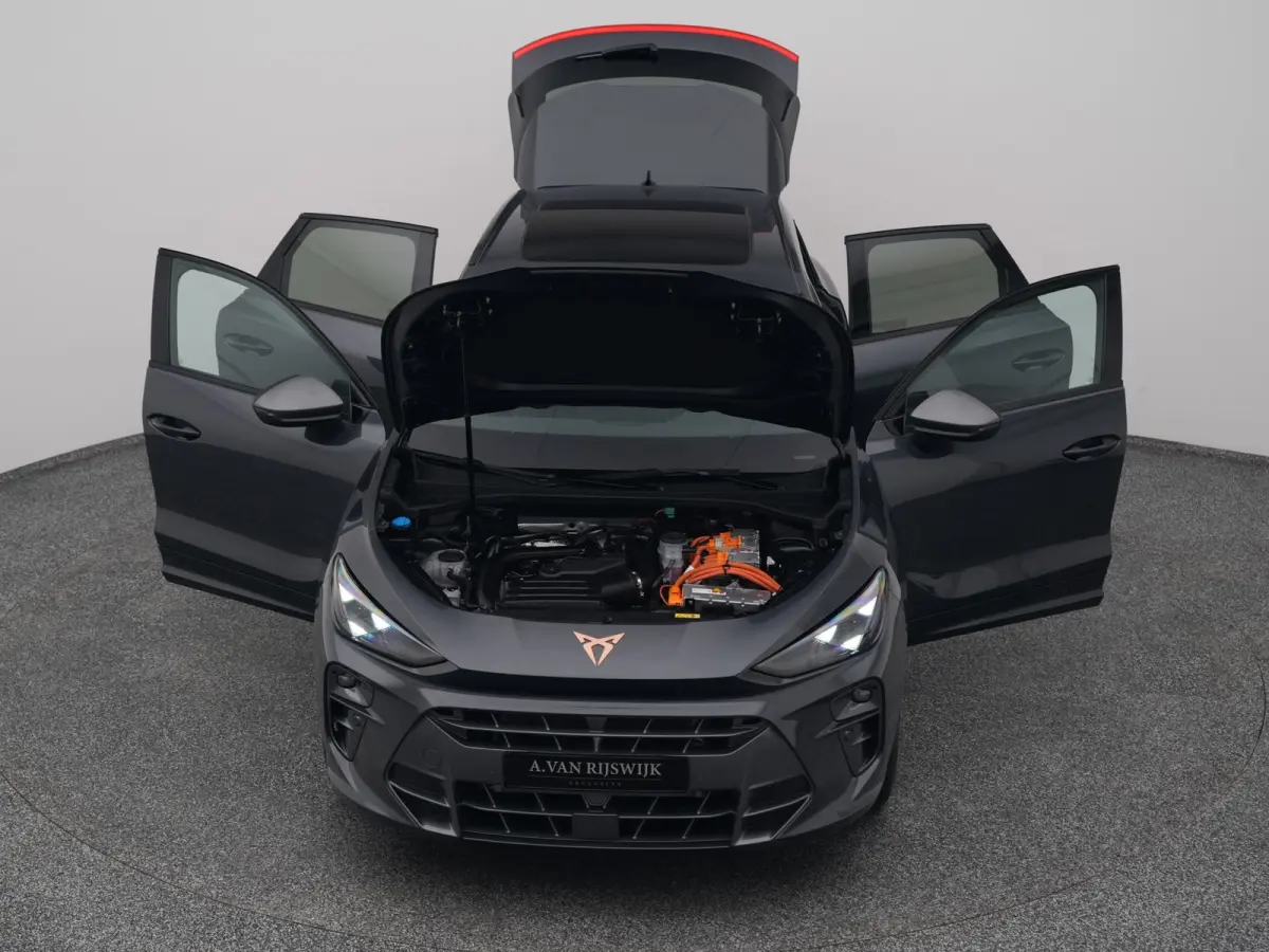 1.5 TSI e-Hybrid Business | PANO | CAMERA | ADAPTIVE | STOEL- EN STUURVERW. | TREKHAAK