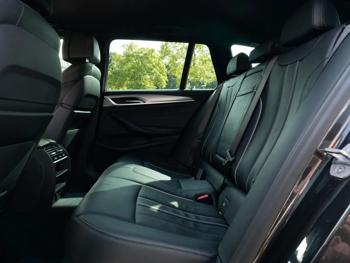 520i M-Sport, NLauto, Headup, Trekhaak, Keyless