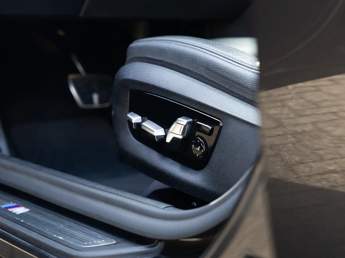 520i M-Sport, NLauto, Headup, Trekhaak, Keyless