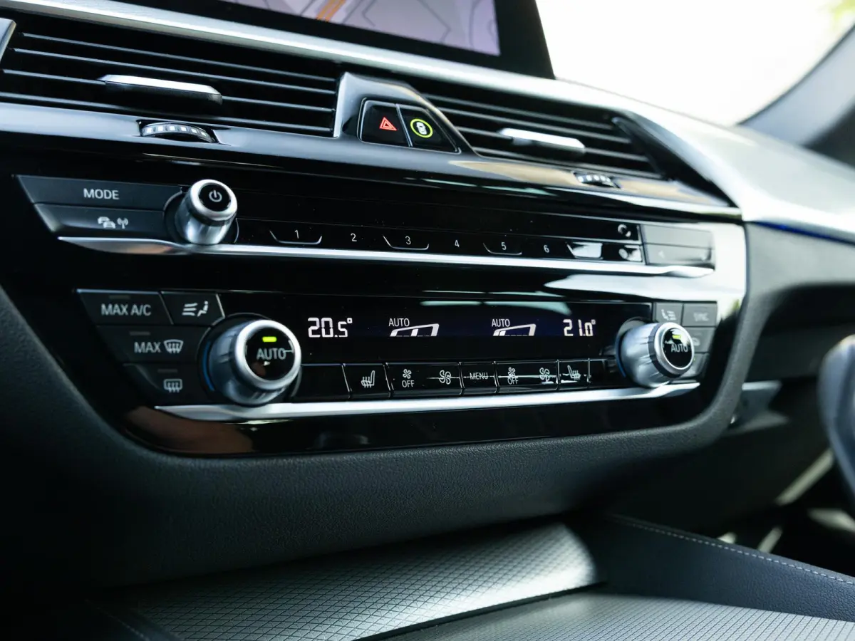 520i M-Sport, NLauto, Headup, Trekhaak, Keyless