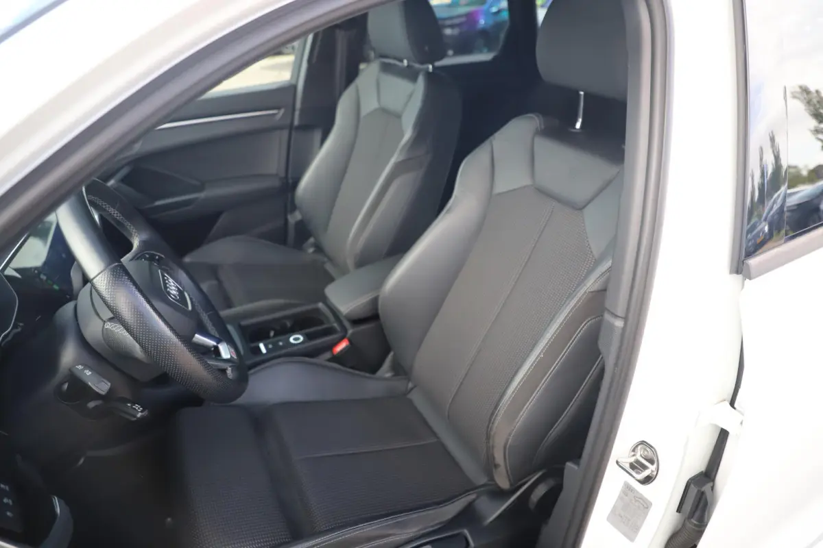 45 TFSI e S edition Automaat 19 inch LMV Half Leder Navigatie Carplay Android Climate Cruise Control Parkeersensor LED