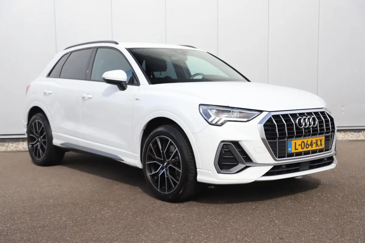 45 TFSI e S edition Automaat 19 inch LMV Half Leder Navigatie Carplay Android Climate Cruise Control Parkeersensor LED