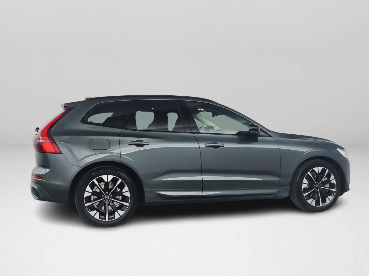 T6 Plug-in hybrid AWD Ultra Dark | SOH 100% | Panoramadak | 360° camera | Luchtvering | Head-up display | Luchtvering | Stoel- en stuurverwarming | Trekhaak