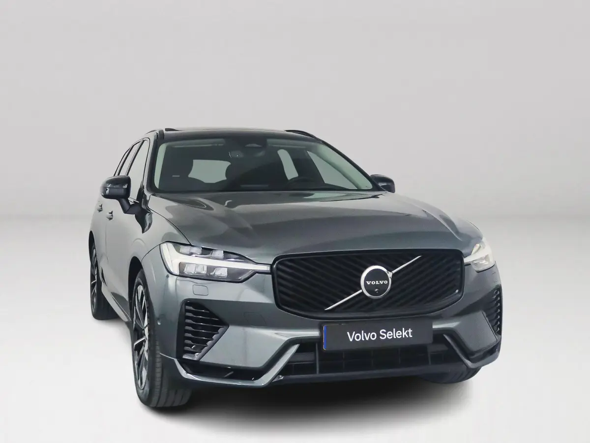 T6 Plug-in hybrid AWD Ultra Dark | SOH 100% | Panoramadak | 360° camera | Luchtvering | Head-up display | Luchtvering | Stoel- en stuurverwarming | Trekhaak
