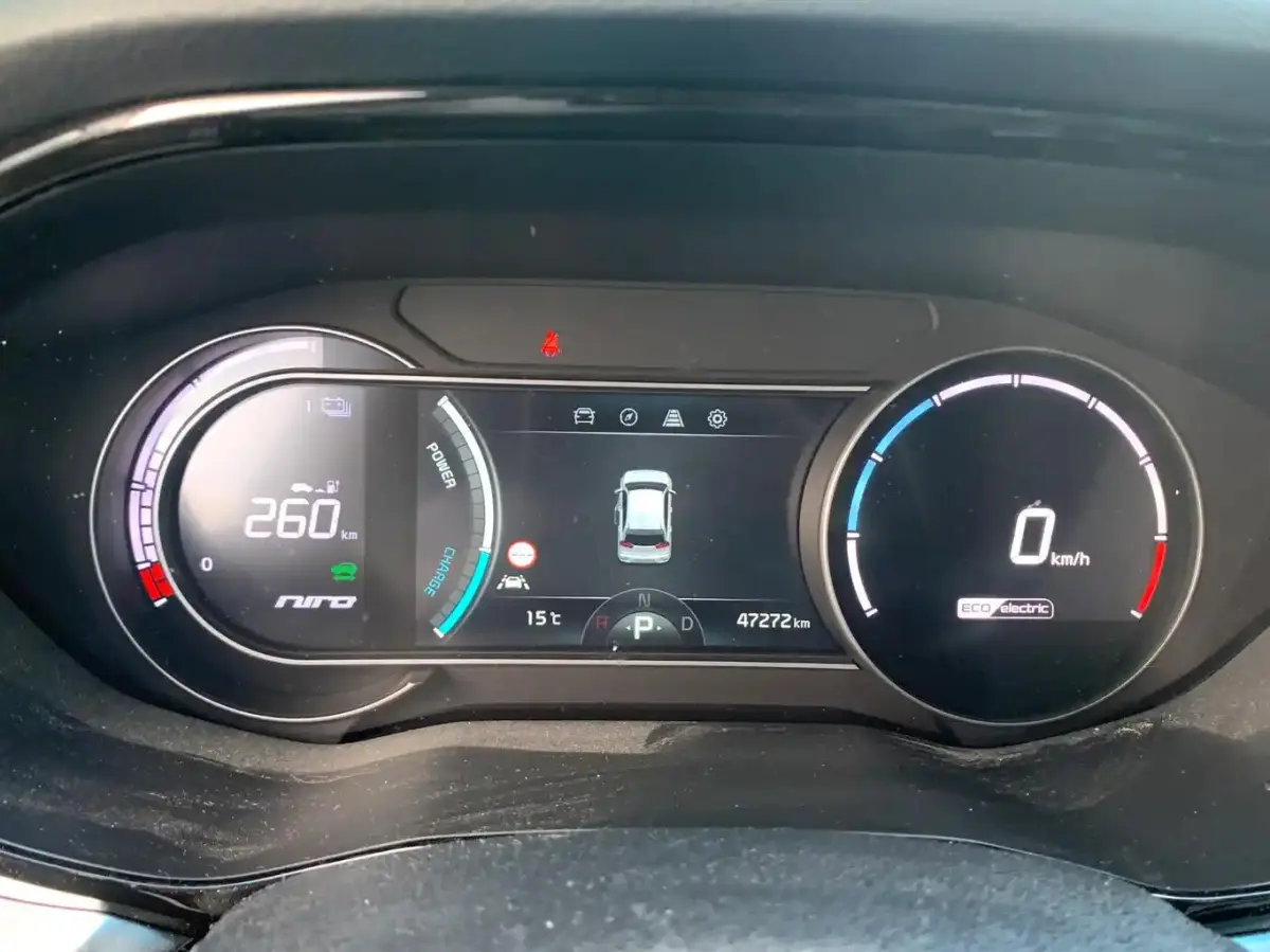 ExecutiveLine 64 kWh | Stoel en stuurverwarming | Navigatie | PDC voor en achter | Achteruitrijcamera |