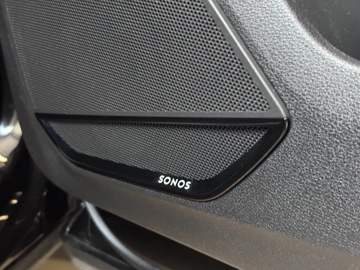 RSQ3 | SONOS | 360 CAM | ALCANTARA