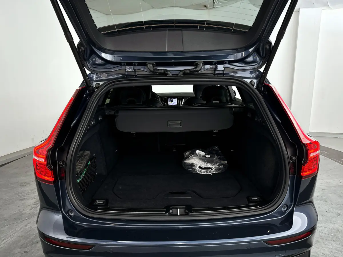 T8 Plug-in hybrid AWD Plus Dark | SOH 100% | Panoramadak | 360° camera | Head-up display | Harman Kardon | Stoel- en stuurverwarming | Trekhaak