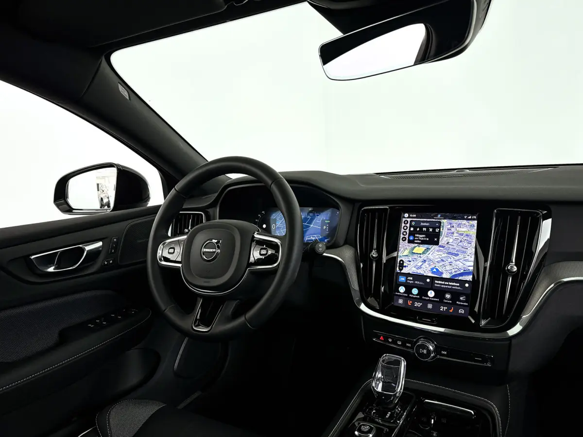 T8 Plug-in hybrid AWD Plus Dark | SOH 100% | Panoramadak | 360° camera | Head-up display | Harman Kardon | Stoel- en stuurverwarming | Trekhaak