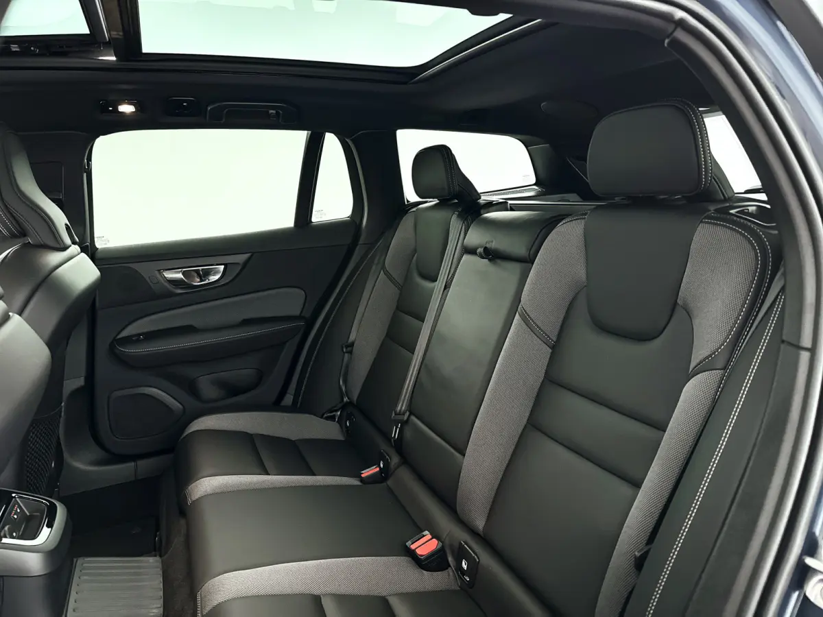 T8 Plug-in hybrid AWD Plus Dark | SOH 100% | Panoramadak | 360° camera | Head-up display | Harman Kardon | Stoel- en stuurverwarming | Trekhaak