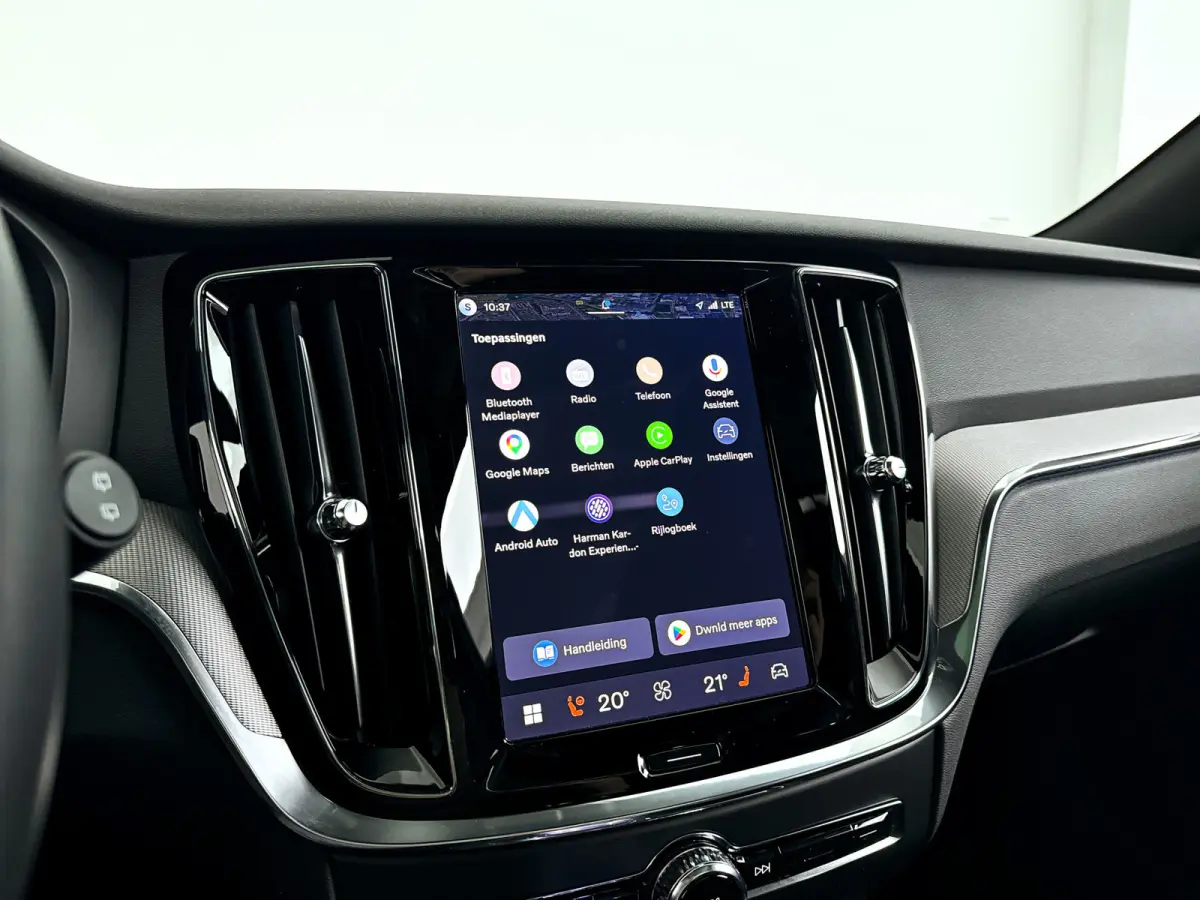 T8 Plug-in hybrid AWD Plus Dark | SOH 100% | Panoramadak | 360° camera | Head-up display | Harman Kardon | Stoel- en stuurverwarming | Trekhaak