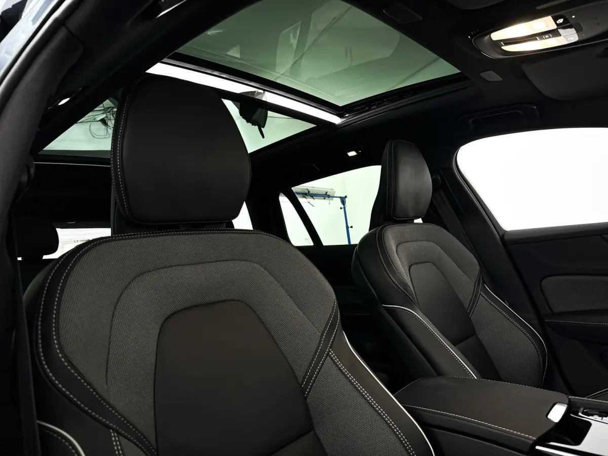 T8 Plug-in hybrid AWD Plus Dark | SOH 100% | Panoramadak | 360° camera | Head-up display | Harman Kardon | Stoel- en stuurverwarming | Trekhaak