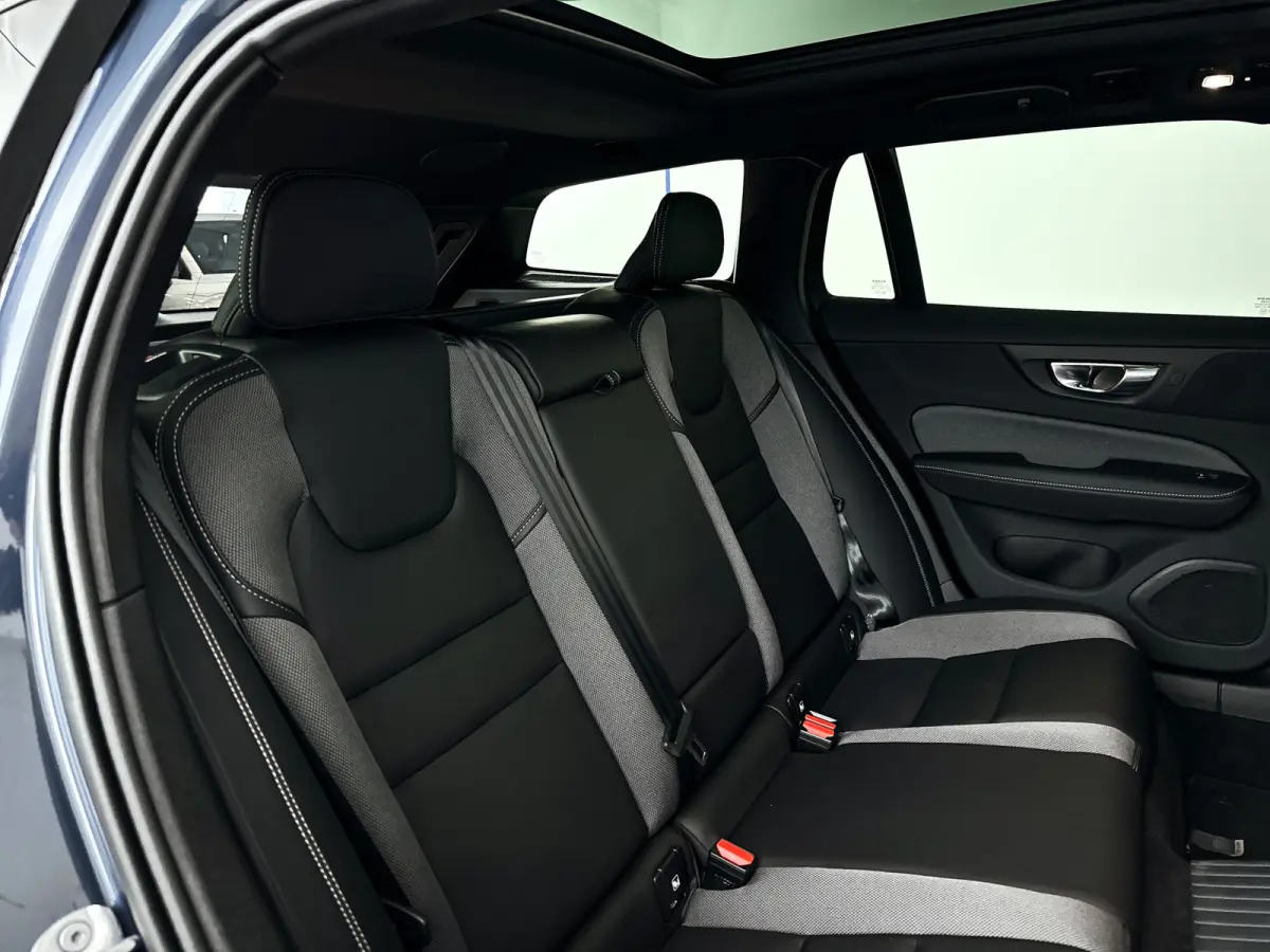 T8 Plug-in hybrid AWD Plus Dark | SOH 100% | Panoramadak | 360° camera | Head-up display | Harman Kardon | Stoel- en stuurverwarming | Trekhaak