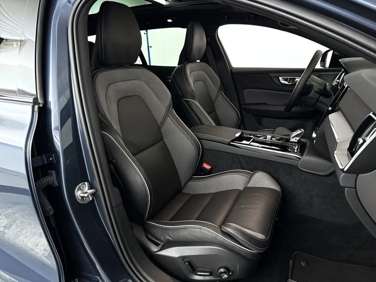 T8 Plug-in hybrid AWD Plus Dark | SOH 100% | Panoramadak | 360° camera | Head-up display | Harman Kardon | Stoel- en stuurverwarming | Trekhaak