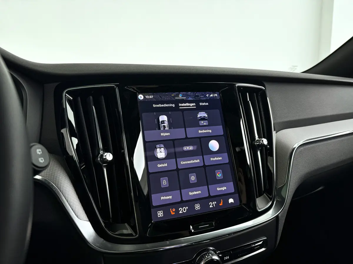 T8 Plug-in hybrid AWD Plus Dark | SOH 100% | Panoramadak | 360° camera | Head-up display | Harman Kardon | Stoel- en stuurverwarming | Trekhaak