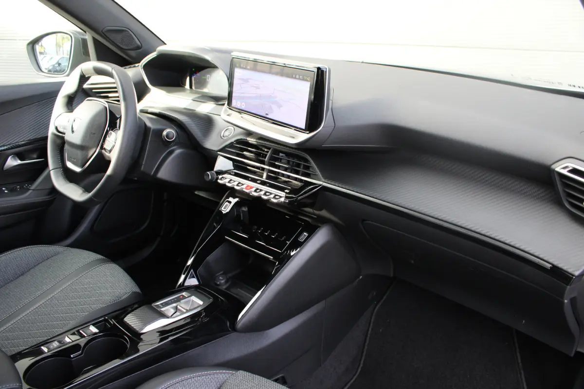 EV Allure 54 kWh | Warmtepomp | Fase 3 laden | 1e Eigenaar | NL auto | Navigatie | Camera | Apple carplay |