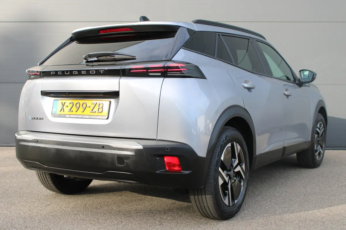 EV Allure 54 kWh | Warmtepomp | Fase 3 laden | 1e Eigenaar | NL auto | Navigatie | Camera | Apple carplay |